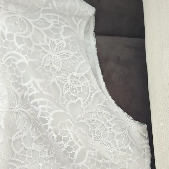 White House Black Market Floral Lace Blouse - Picture 3 of 8